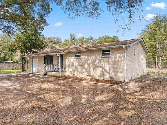 3rd image of 1556 Lansing Dr
