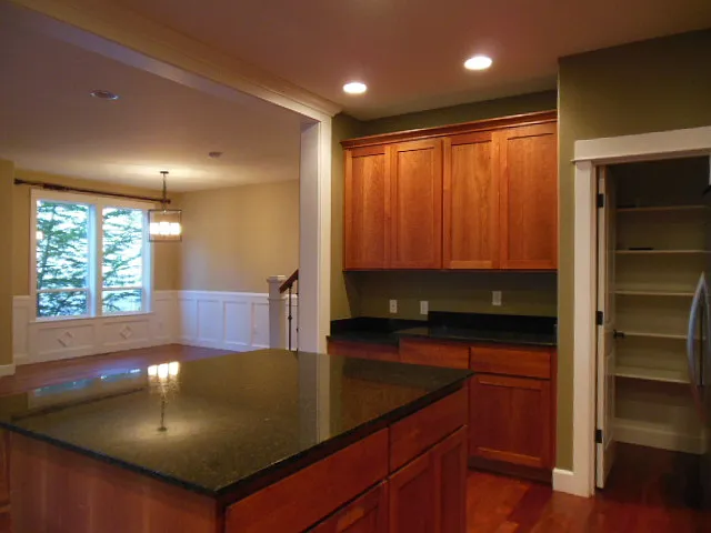 1119 Oak St — Photo 10