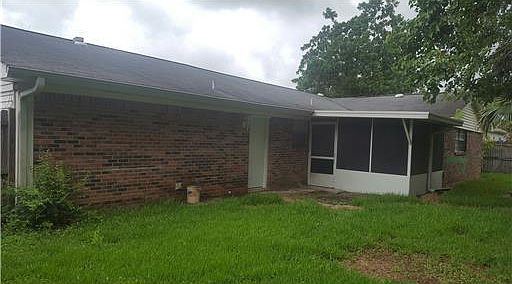 2nd image of 2405 Heritage Dr