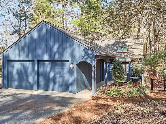 2nd image of 251 Fox Rdg