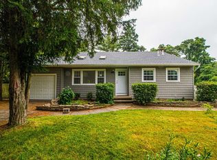 1000 Howells Rd, Bay Shore, NY 11706