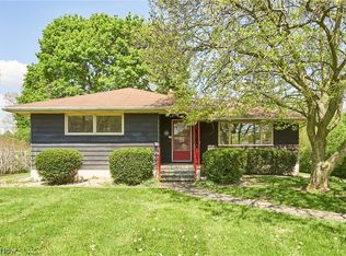 647 Killian Rd, Akron, OH 44319