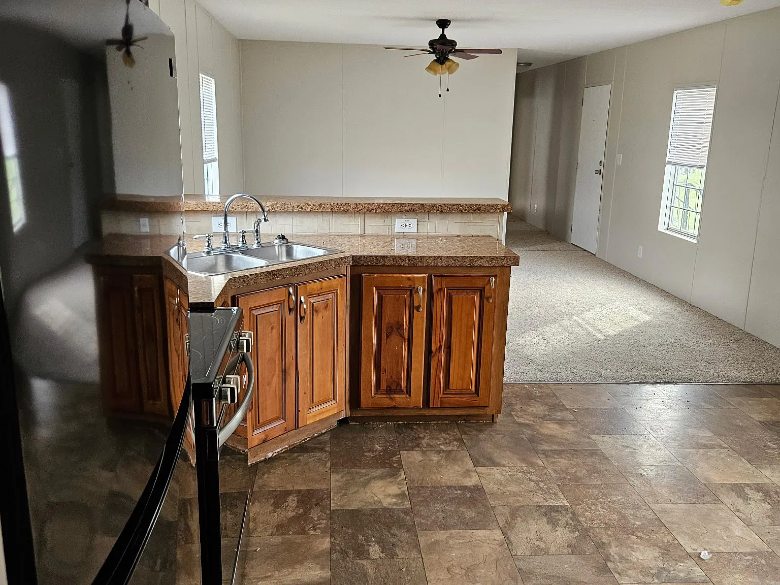 3 bed, 1280 sqft, $1,100 — Photo 1