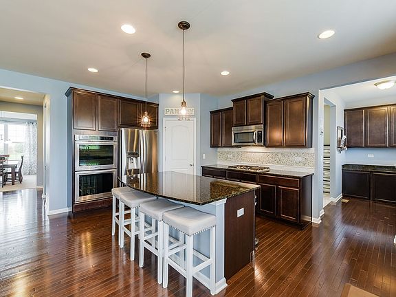 4th image of 25037 Thornberry Dr