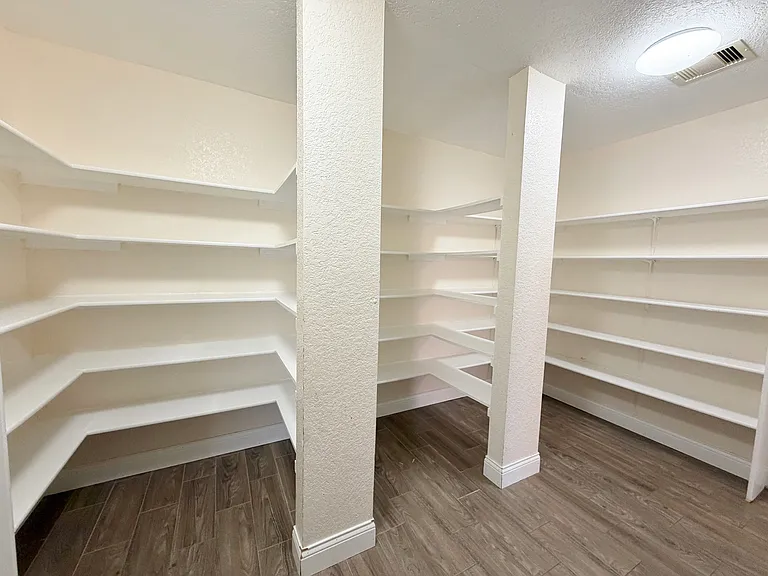 847 Quitman Oak — Photo 14