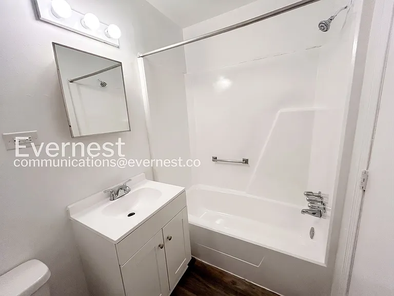 Oakwood Apartments — Photo 14