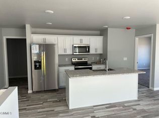 3925 Scorpio Dr SE, Mandan, ND 58554