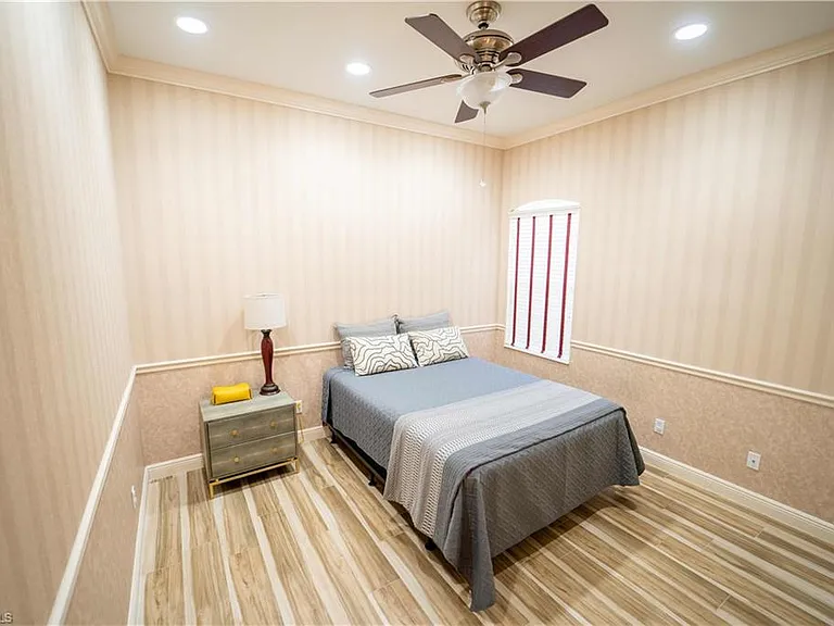 5886 Paradise Cir — Photo 11