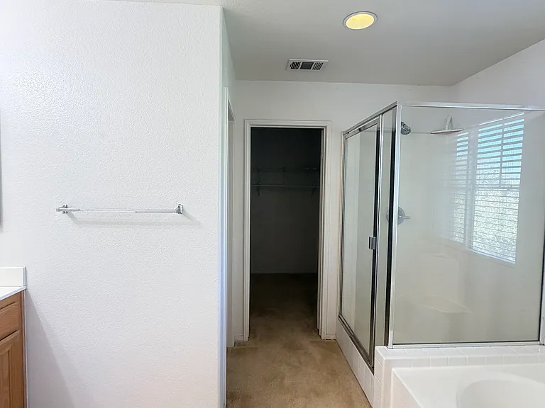 6205 Long Cove Dr — Photo 15