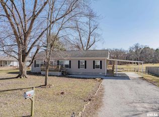 2 Lakedale Dr, Salem, IL 62881
