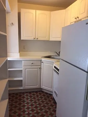 Rented by Real Broker NY LLC | media 21