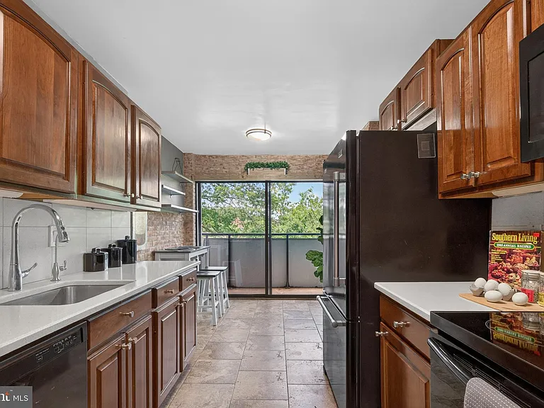 5300 Columbia Pike #701 — Photo 23