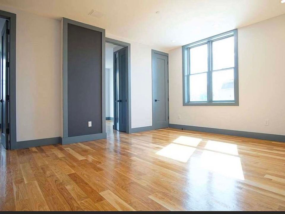 1st image of 378 Bedford Ave #3K