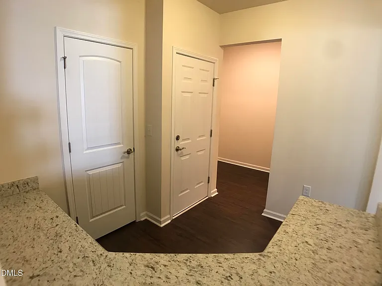 517 Hillman Bnd — Photo 12