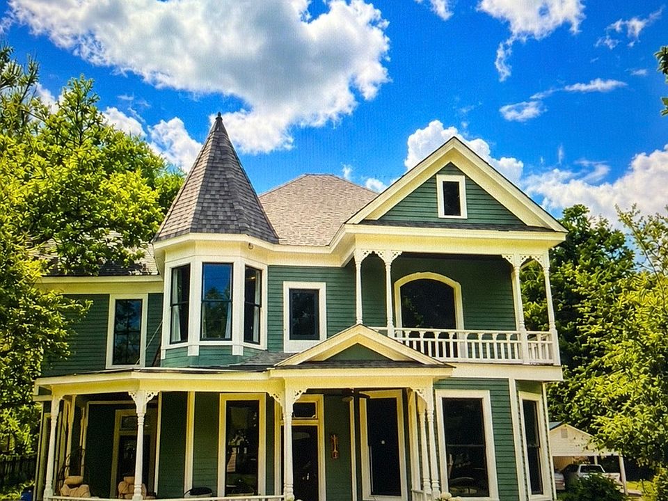 1st image of 412 Church St