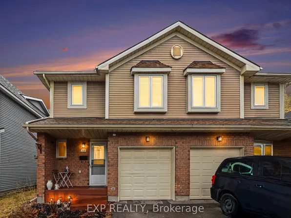 358 Valade Cres, Ottawa, ON K4A 2V7