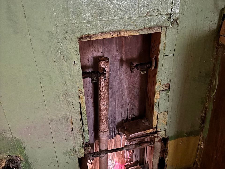 2nd image of 1501 Carol Dr