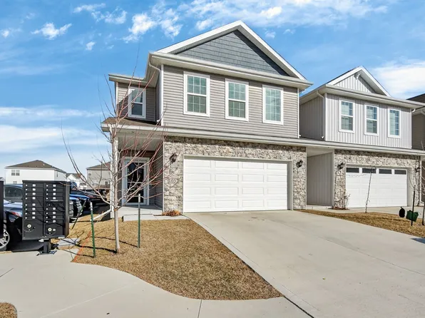 1057 Maywood Ln, Waukee, IA 50263