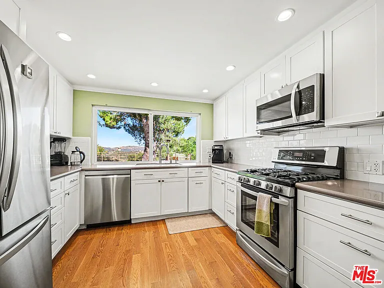 3106 Voltaire Dr — Photo 14