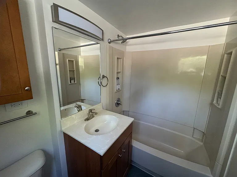 48 College Ave #4 — Photo 4