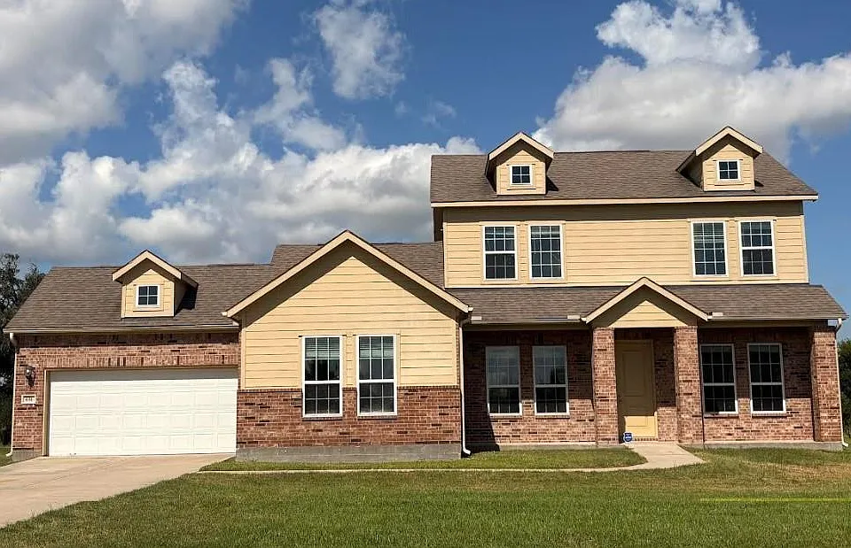 651 Lakeland Cir