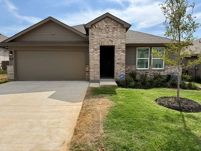 4 bed, 1798 sqft, $2,500 — Photo 2