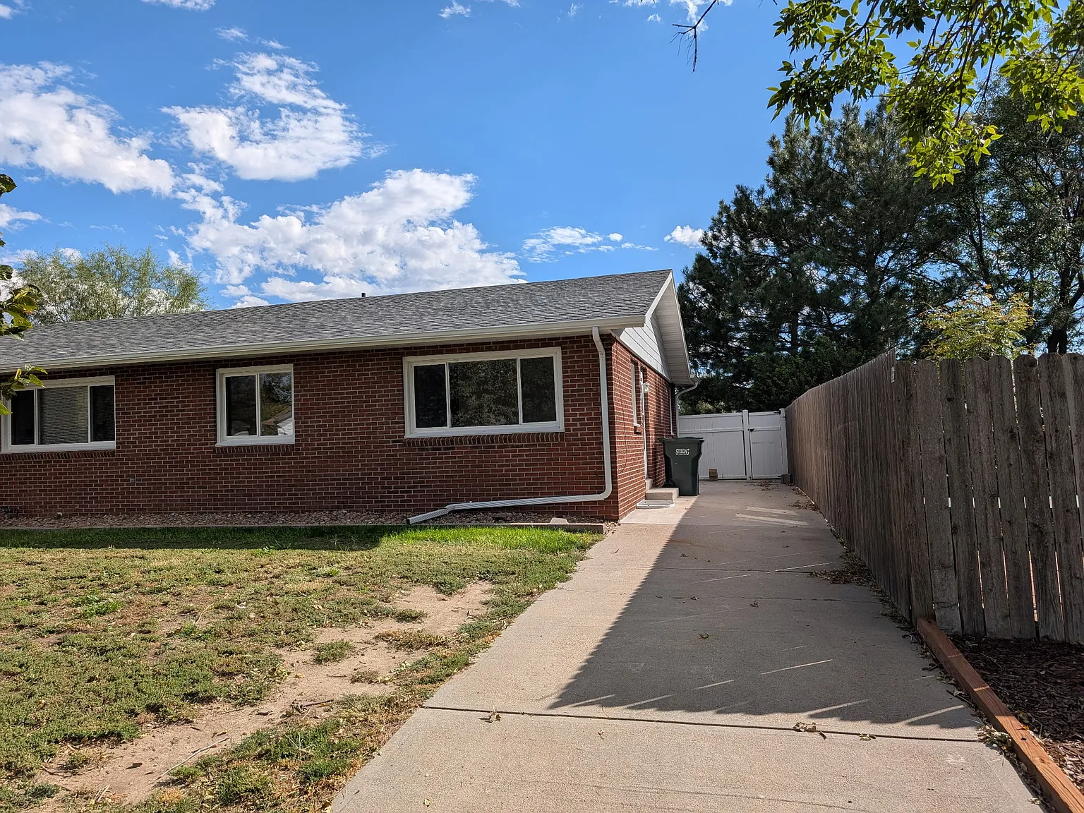 4 bed, 2000 sqft, $1,750 — Photo 1
