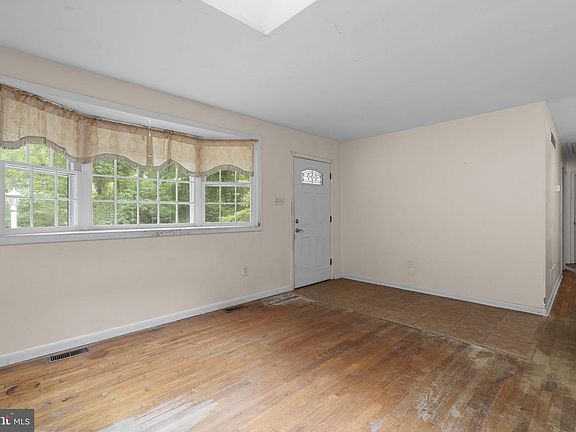4th image of 778 Windgate Dr