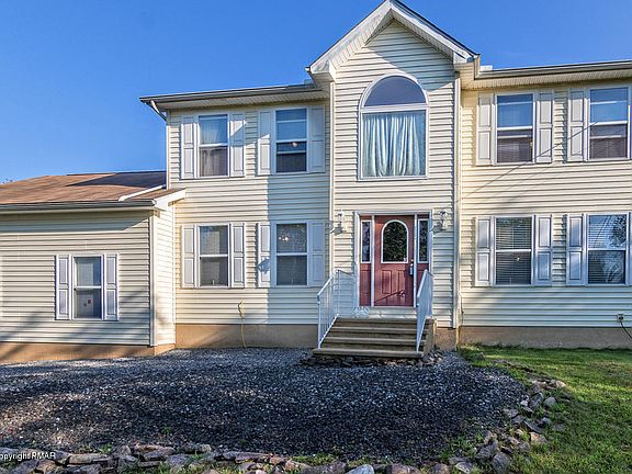3rd image of 637 Scenic Dr