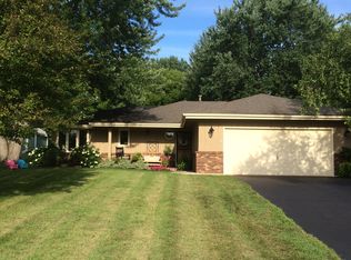 6161 Windmill Ln, Machesney Park, IL 61115