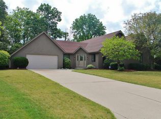 11824 Grand River Dr, Fort Wayne, IN 46845