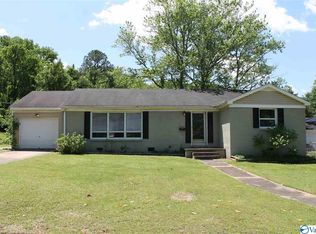 707 Giles Dr NE, Huntsville, AL 35801
