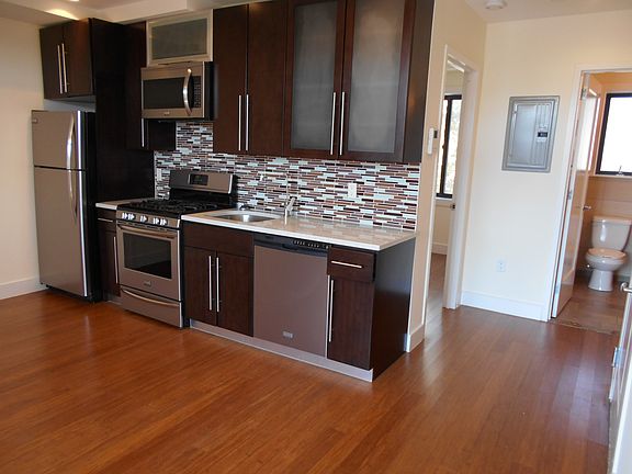 4th image of 2532 30th Dr APT 4D