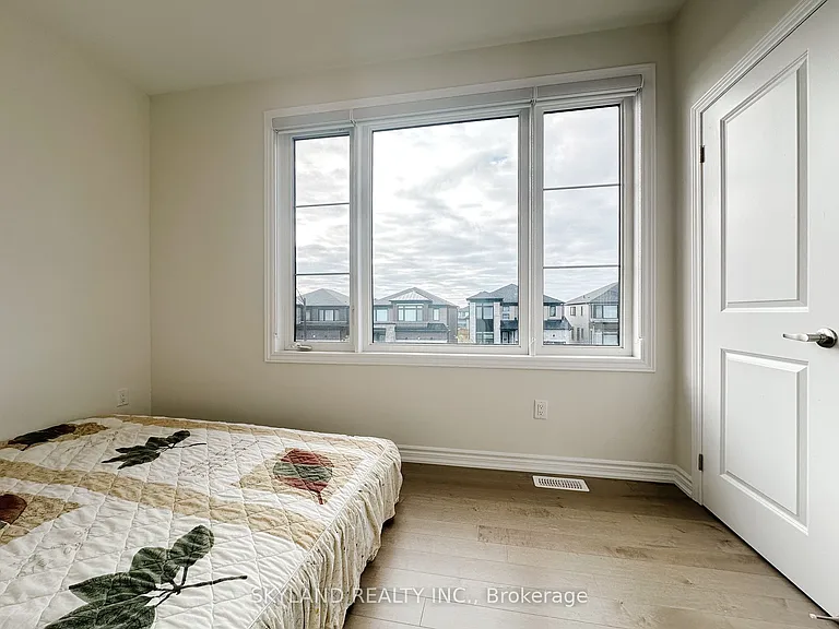 33 Del Ray Cres — Photo 10