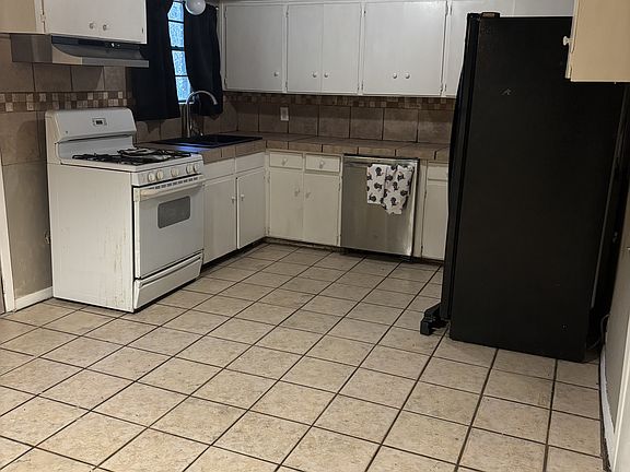 5th image of 5125 Nancy Ln