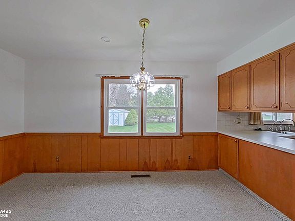4th image of 8309 Manchester Dr