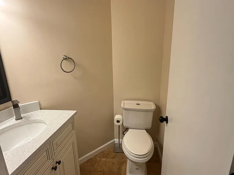 4319 Lindell Blvd #E — Photo 12