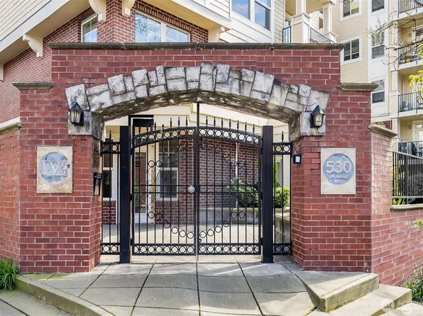530 4th Avenue W #206, Seattle, WA 98119