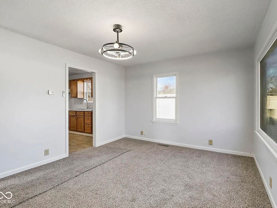 2nd image of 805 W 15th St