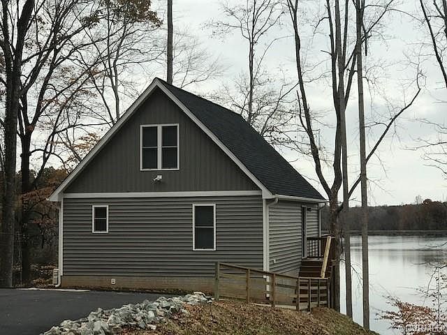 1st image of 2216C Highland Dr
