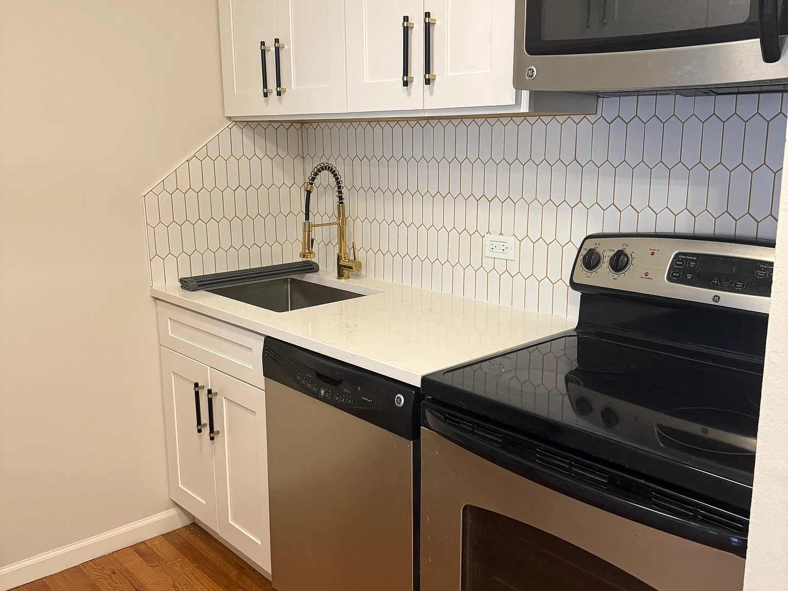 Studio, 600 sqft, $2,025 — Photo 4