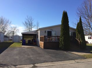 1010 Ridgewood Dr, Lockport, NY 14094