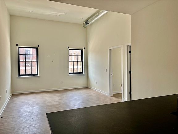 5th image of 500 N 13th St APT 301