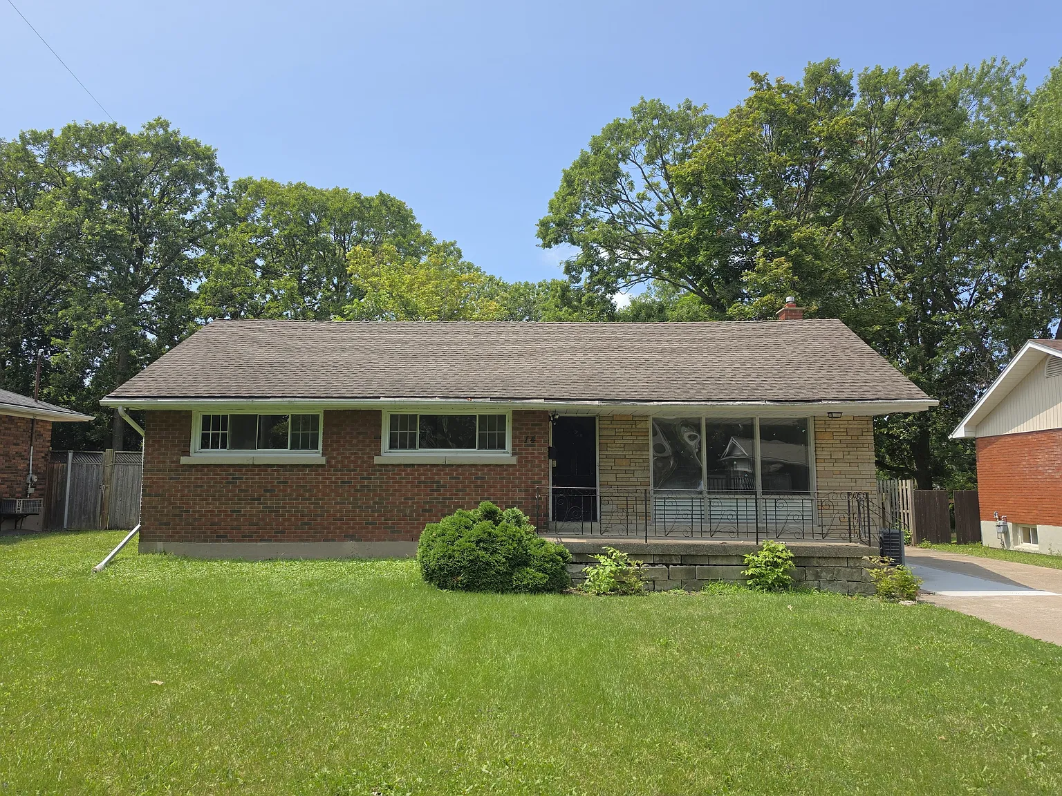 14 West Hampton Road — Photo 2