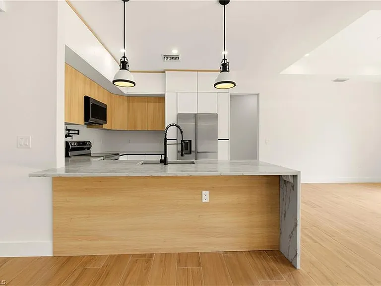 1514 47th Ave NE — Photo 12