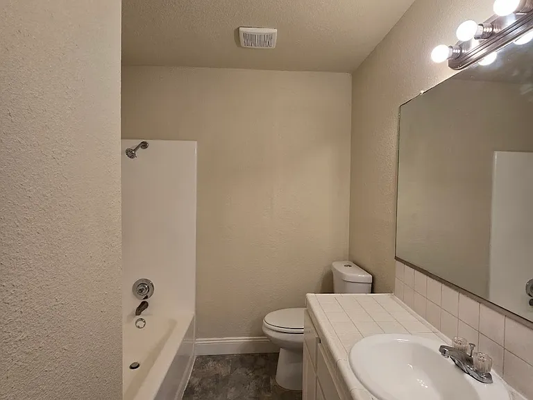 1414 W Clinton Ave #104 — Photo 6