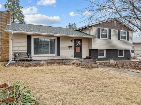 3617 Pacific St, Davenport, IA 52806