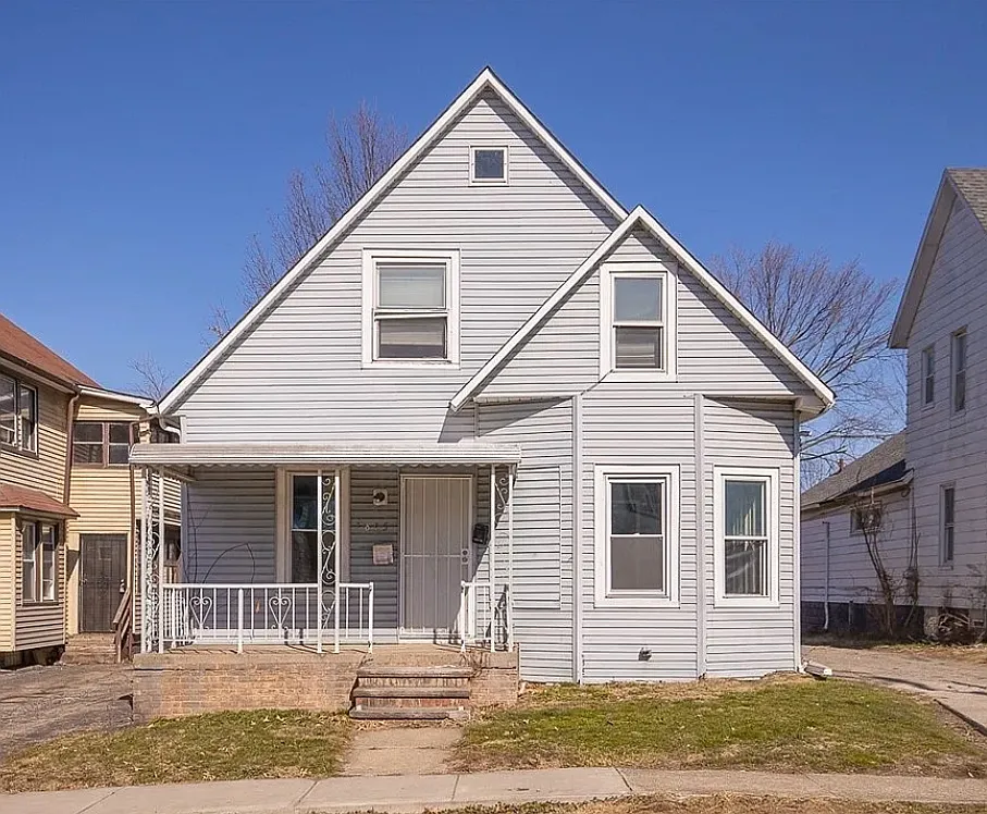2 bed, 706 sqft, $1,000 — Photo 1