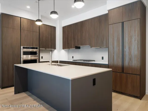 185 N Glenwood St #18, Jackson, WY 83001