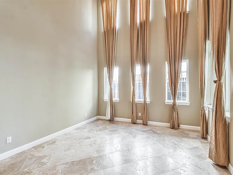 11511 Gallant Ridge Ln — Photo 6